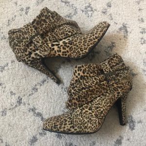 Forever 21 - cheetah heels - size 7